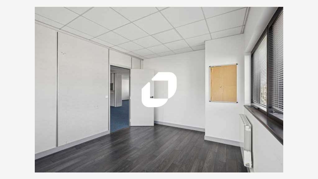 Vente Bureaux 94m² Chilly mazarin