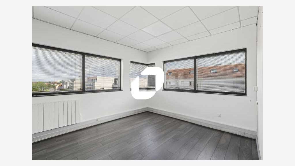 Vente Bureaux 94m² Chilly mazarin