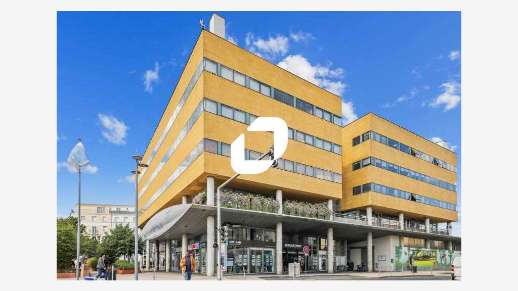 Vente Bureaux 94m² Chilly mazarin