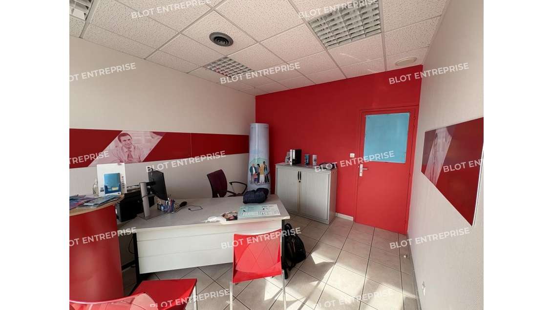À VENDRE - BUREAUX - 125 m² - CLEDER