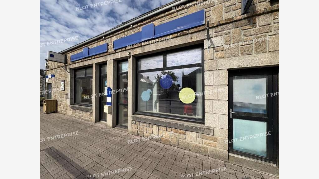 À VENDRE - BUREAUX - 125 m² - CLEDER