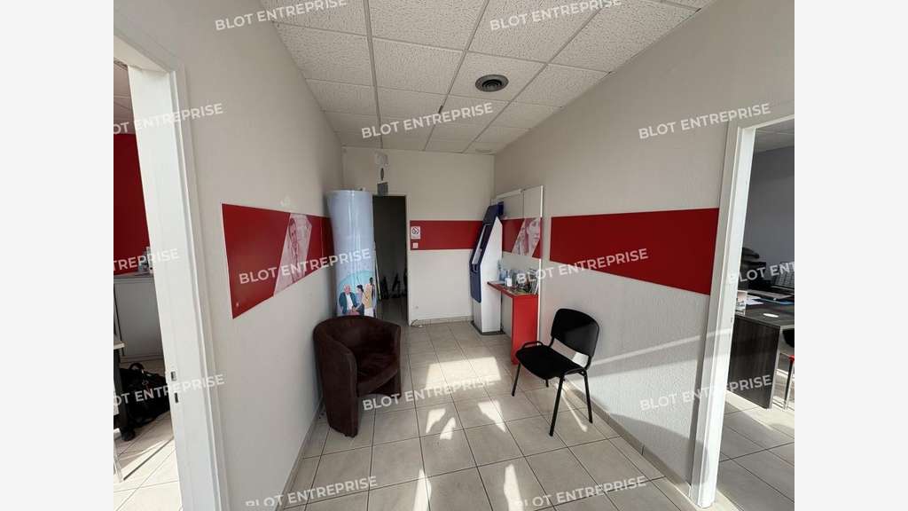 À VENDRE - BUREAUX - 125 m² - CLEDER
