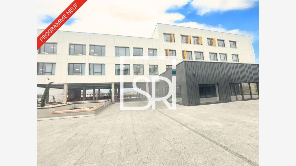 Bureaux neufs 222m² à vendre à Clermont La Pardieu