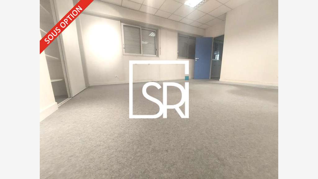 Bureaux 637m² sur 2700m² à vendre Clermont-Ferrand