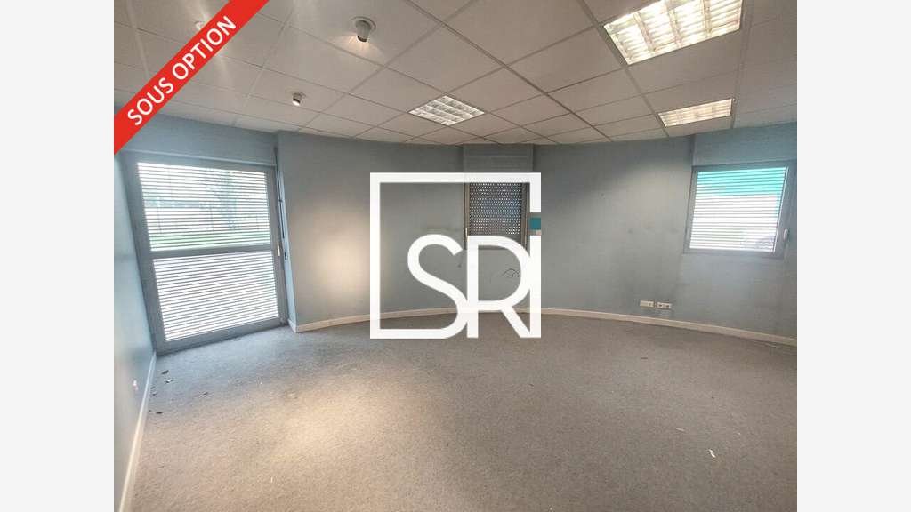 Bureaux 637m² sur 2700m² à vendre Clermont-Ferrand