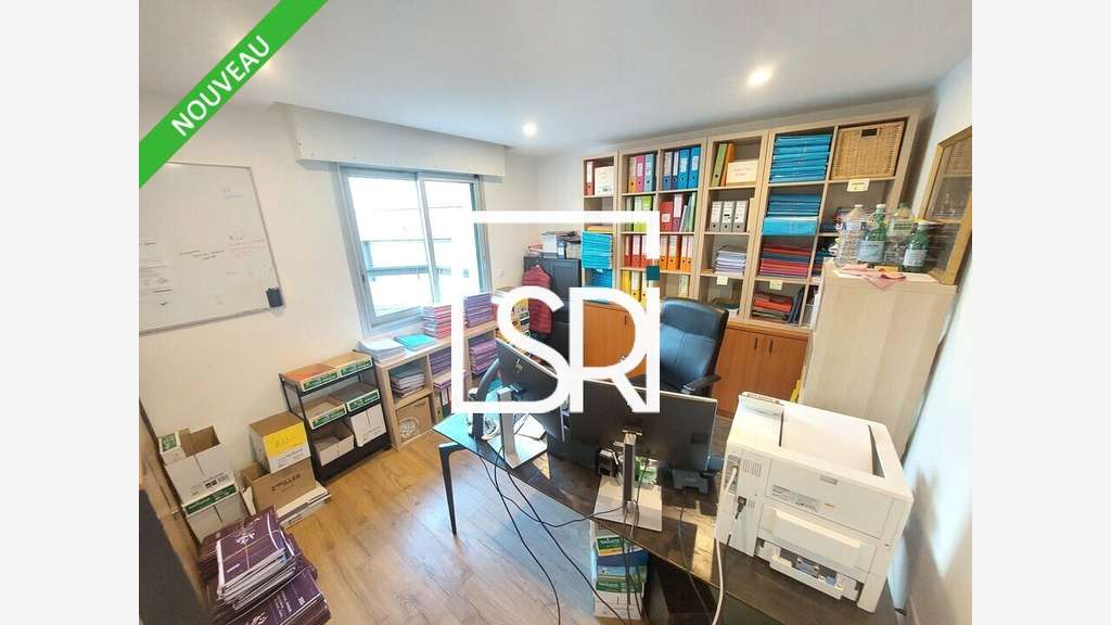 AV bureaux 340m² emplacement stratégique Aubière