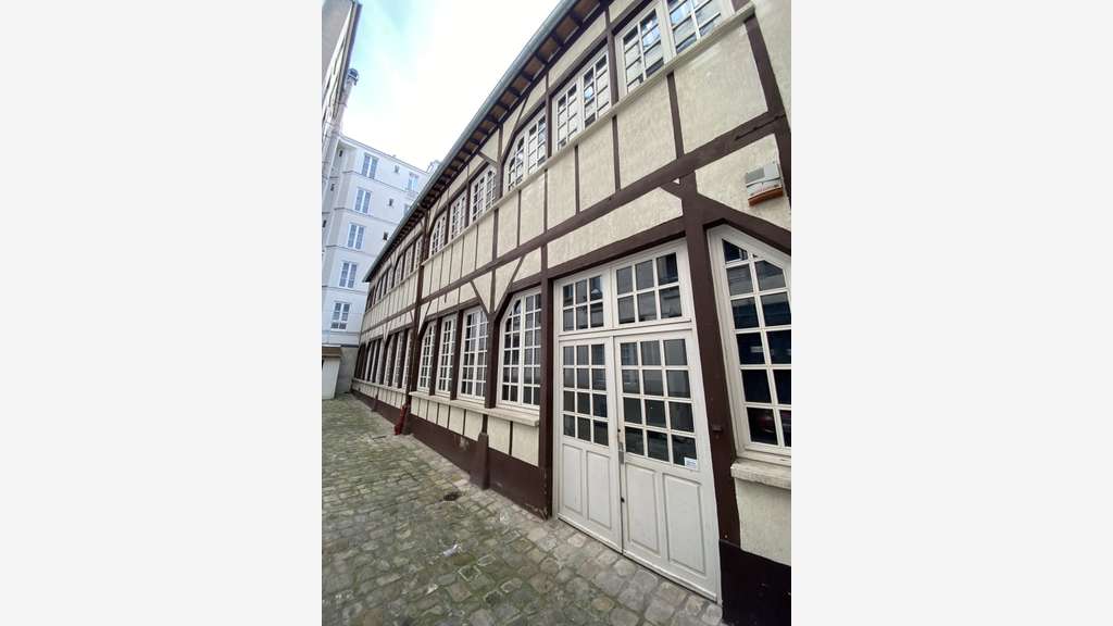 A vendre bureaux sur cours 284m² à Clichy