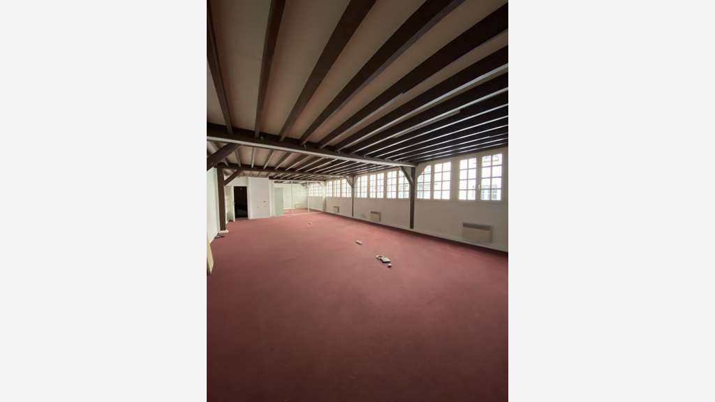 A vendre bureaux sur cours 284m² à Clichy