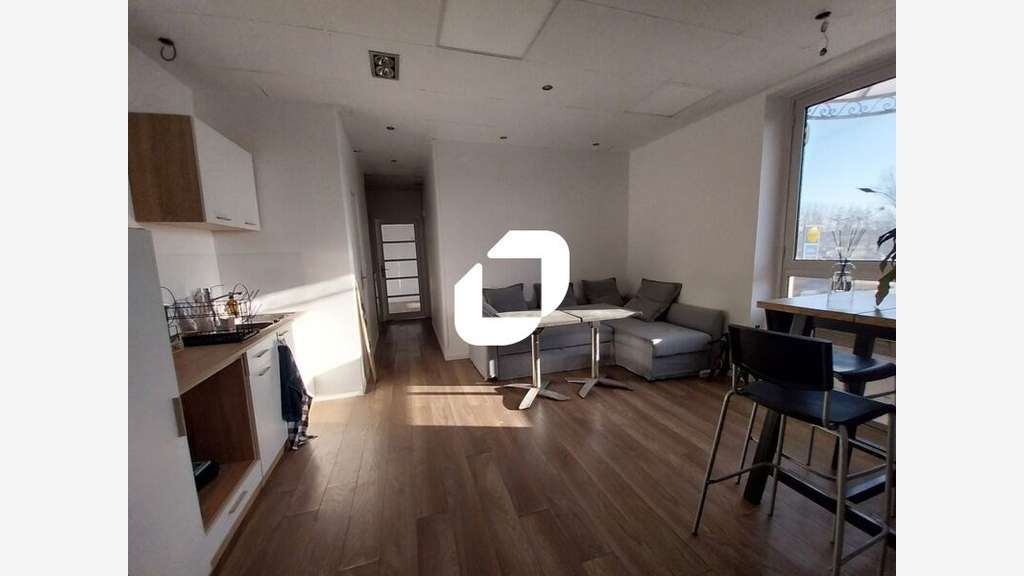 Vente Bureaux 107m² Coignieres