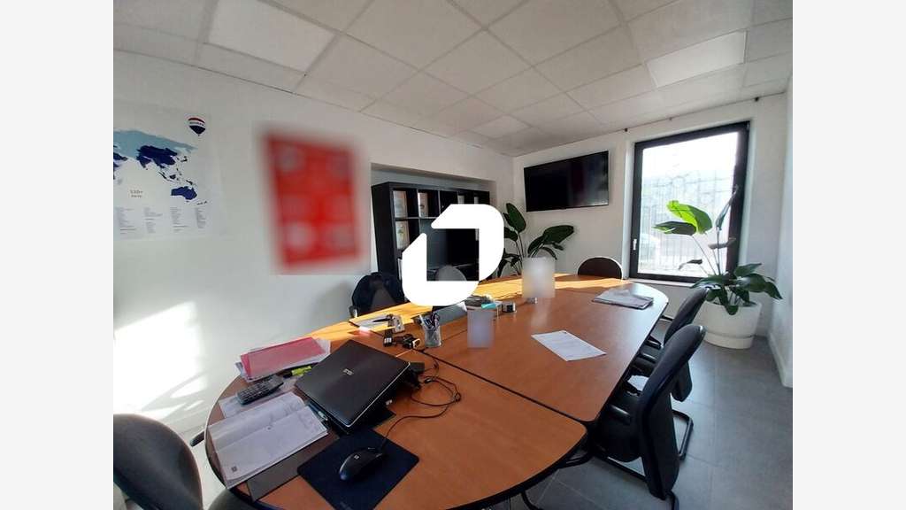 Vente Bureaux 107m² Coignieres