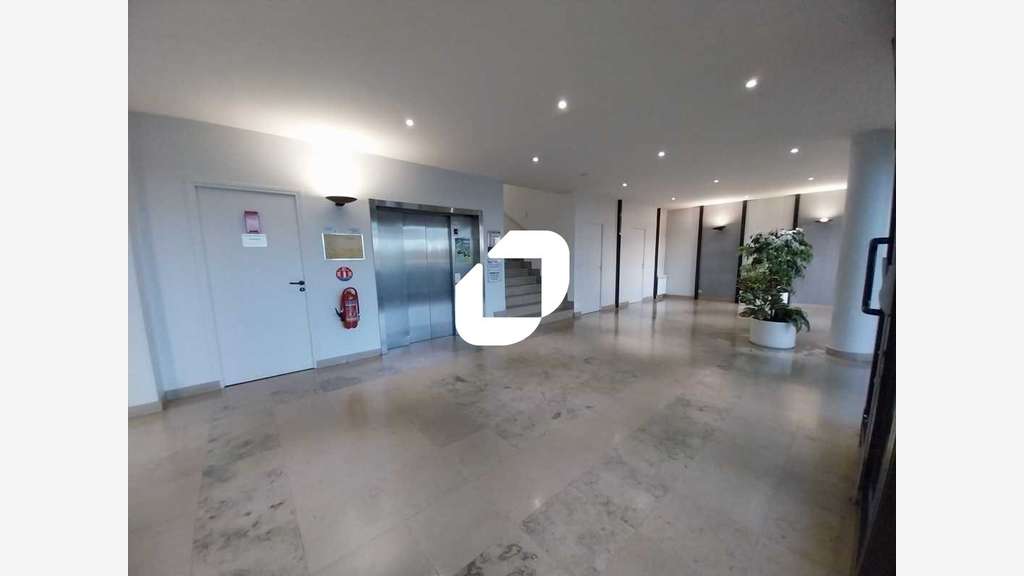 Vente Bureaux 69m² Coignieres