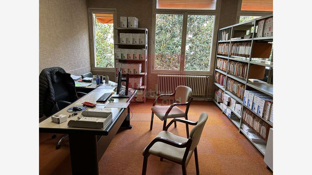 Vente immeuble de bureaux 450m² à Condom