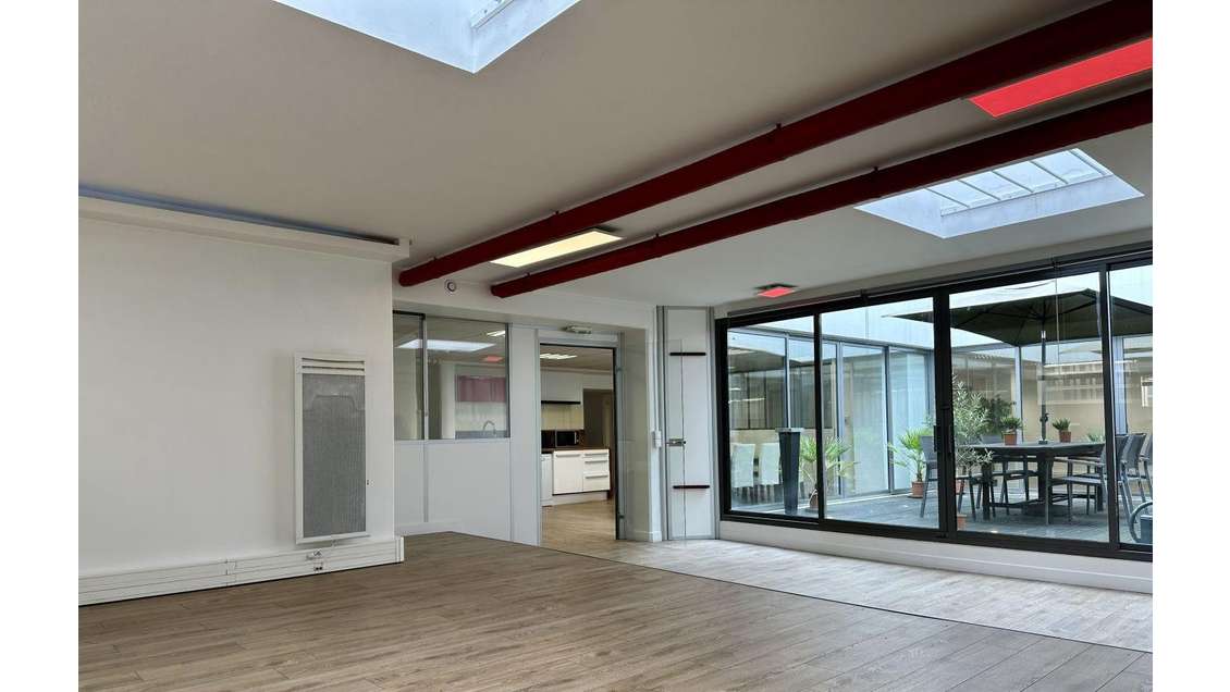 Vente bureaux 326m² gare de Courbevoie