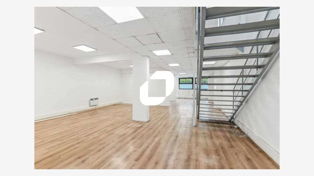 Vente Bureaux 324m² Courbevoie
