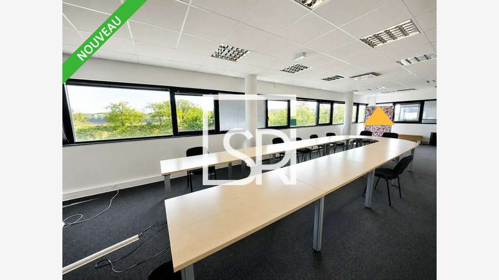 Bureaux 585m² R+1 à Cournon d'Auvergne Zénith