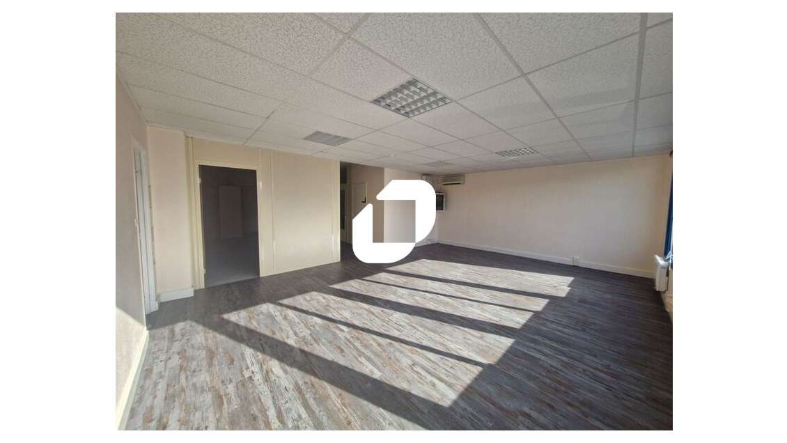Vente Bureaux 251m² Croissy beaubourg