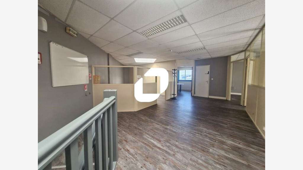 Vente Bureaux 251m² Croissy beaubourg