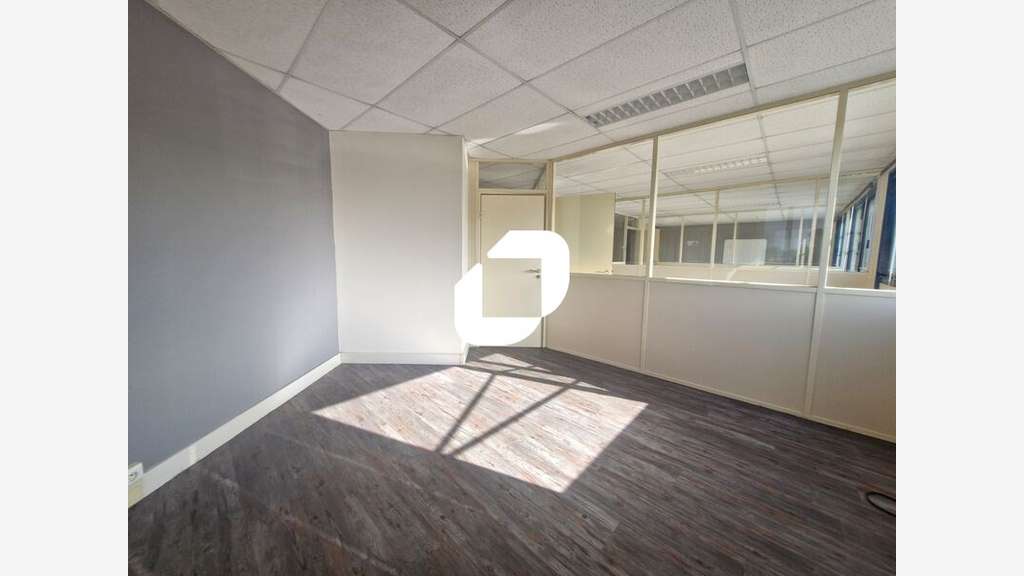 Vente Bureaux 251m² Croissy beaubourg