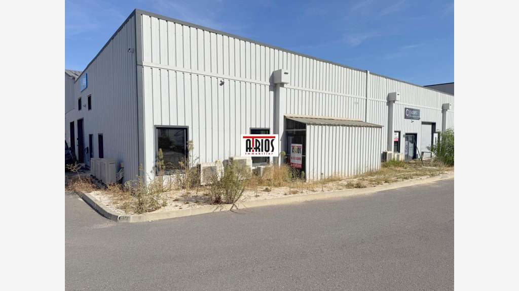 Vente bureaux de 492.10 m² à Cuers