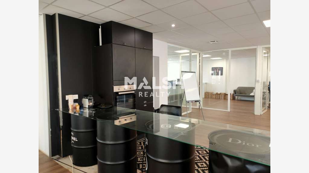 Vente bureaux 248m² en excellent état à Dardilly
