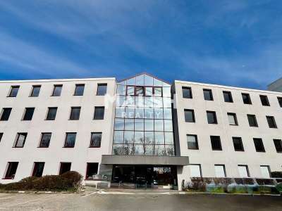 Vente bureaux climatisés PMR 136m² Dardilly