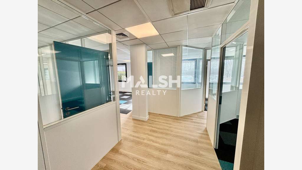 Vente bureaux climatisés PMR 136m² Dardilly