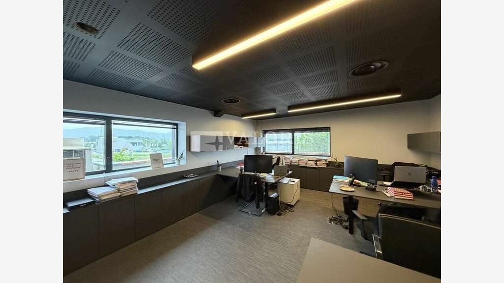 Immeuble indépendant de bureaux à vendre Dardilly