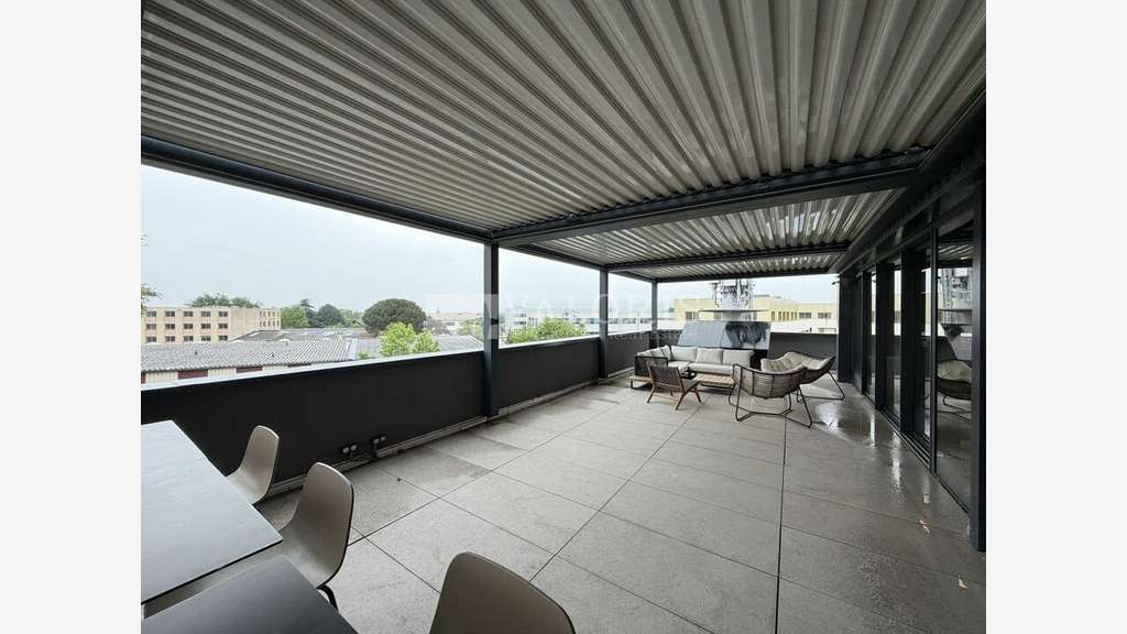 Immeuble indépendant de bureaux à vendre Dardilly