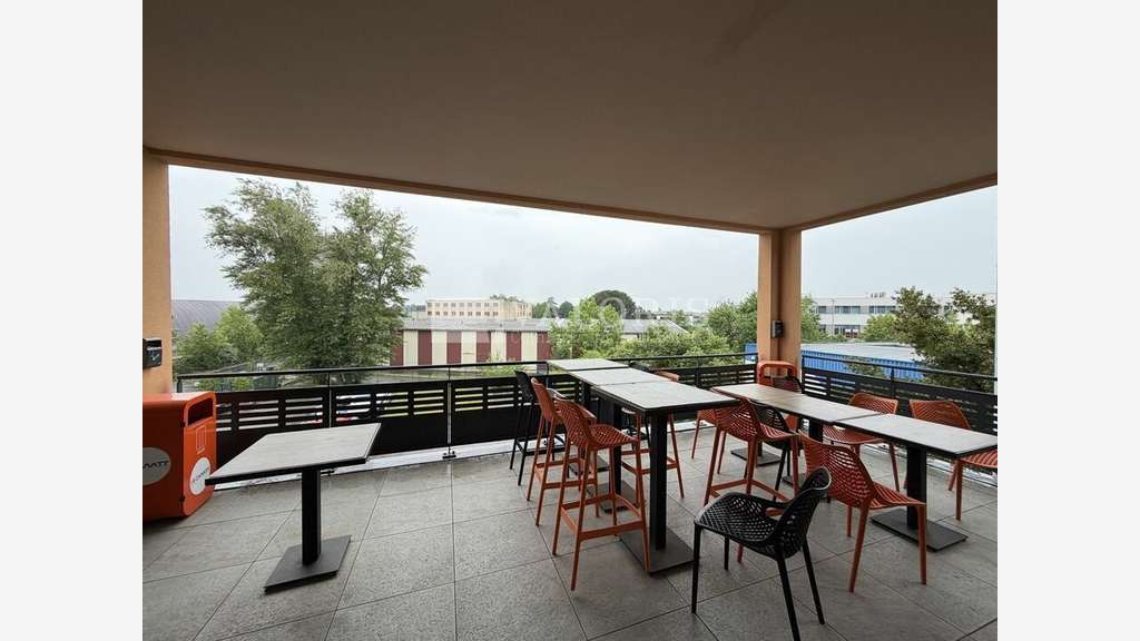 Immeuble indépendant de bureaux à vendre Dardilly