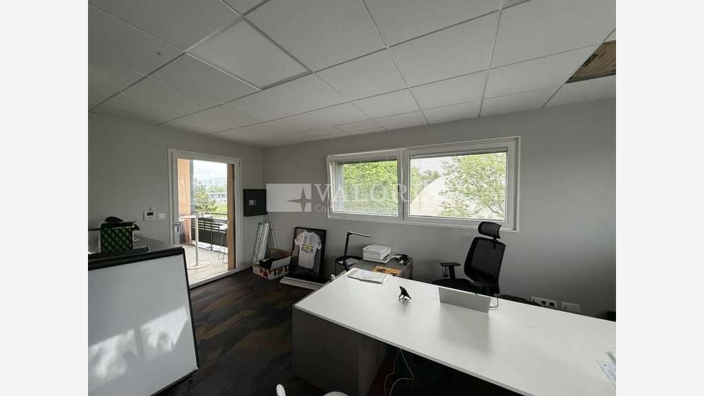 Immeuble indépendant de bureaux à vendre Dardilly