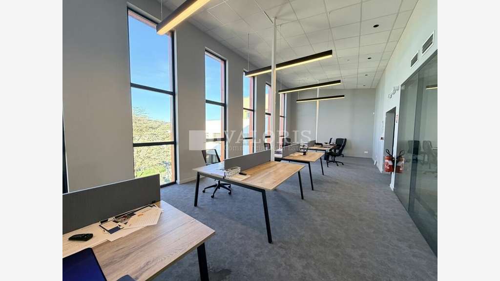 AV locaux mixtes 459m² secteur prisé de Dardilly
