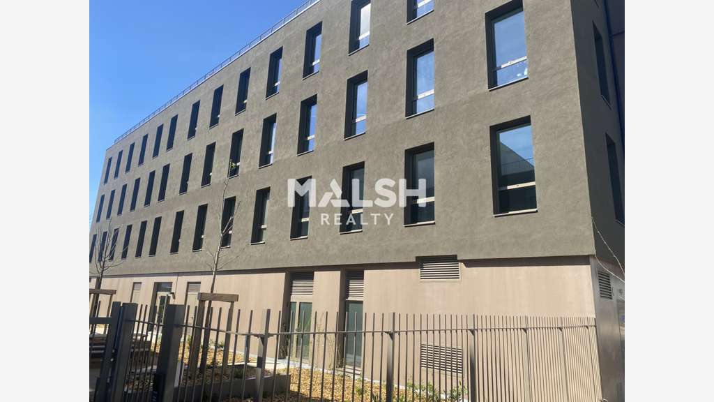 AV ensemble immobilier 4950m² à Décines-Charpieu