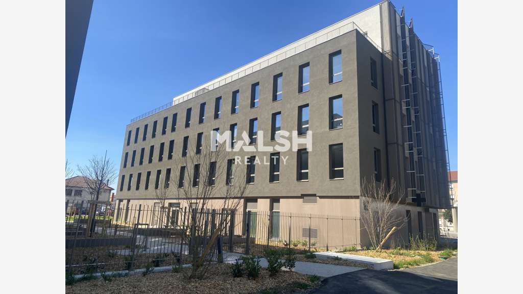 AV ensemble immobilier 4950m² à Décines-Charpieu