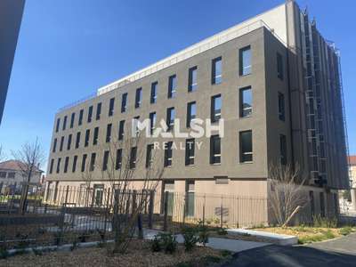 AV ensemble immobilier 4950m² à Décines-Charpieu