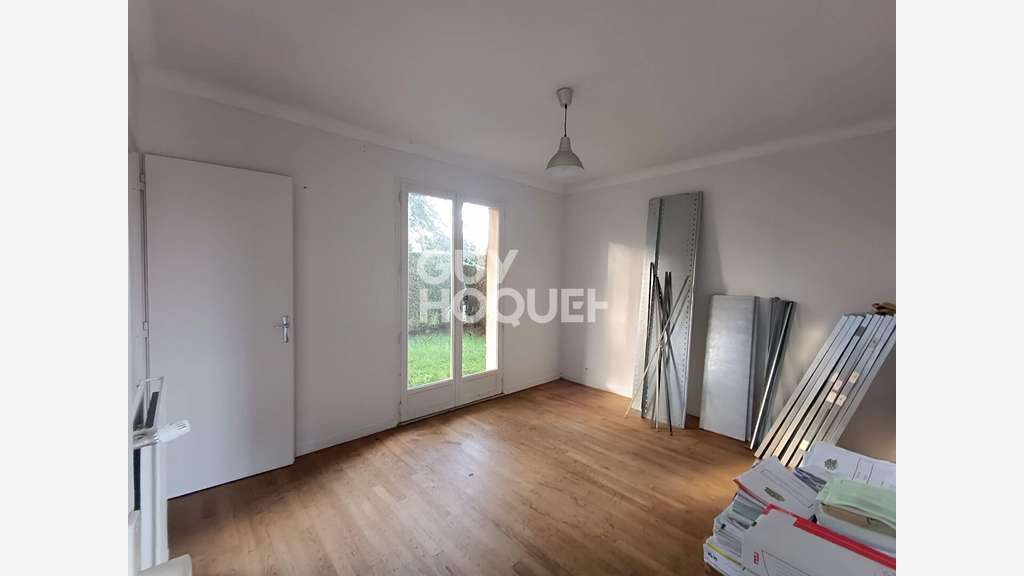 AV bureaux 70m² emplacement privilégié à Dinan