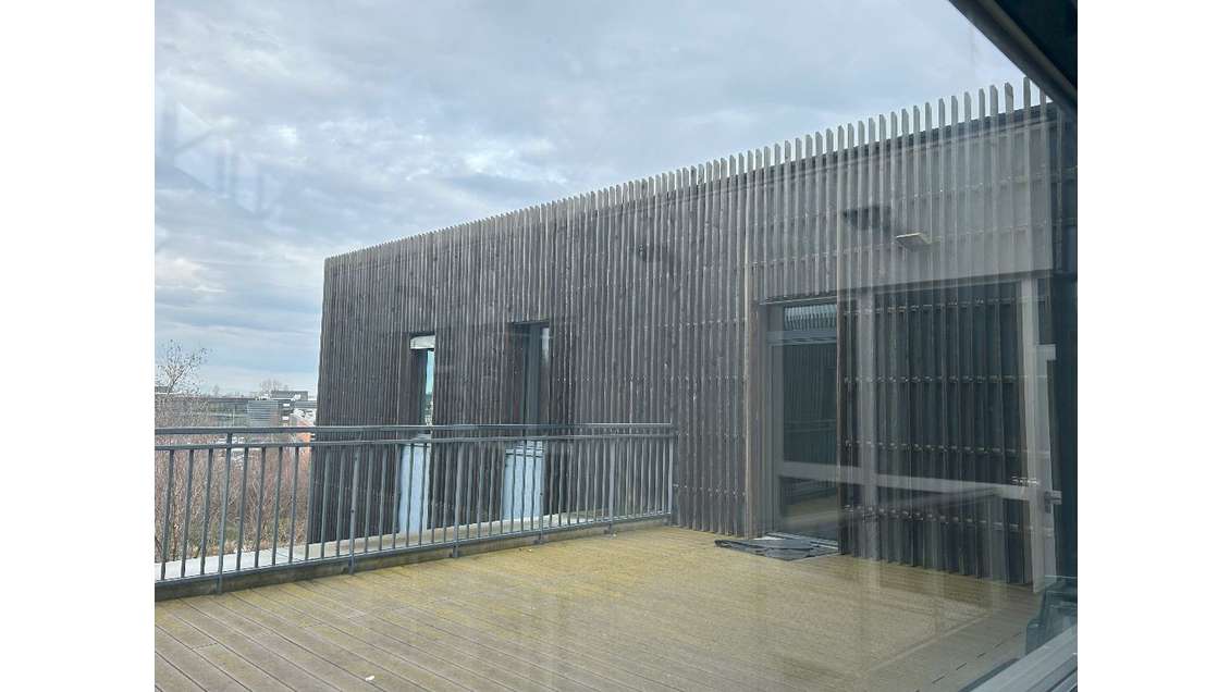 AV bureaux disponibles  R+2+ 6 parkings à Lyon T2