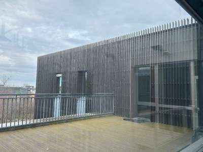 AV bureaux disponibles  R+2+ 6 parkings à Lyon T2