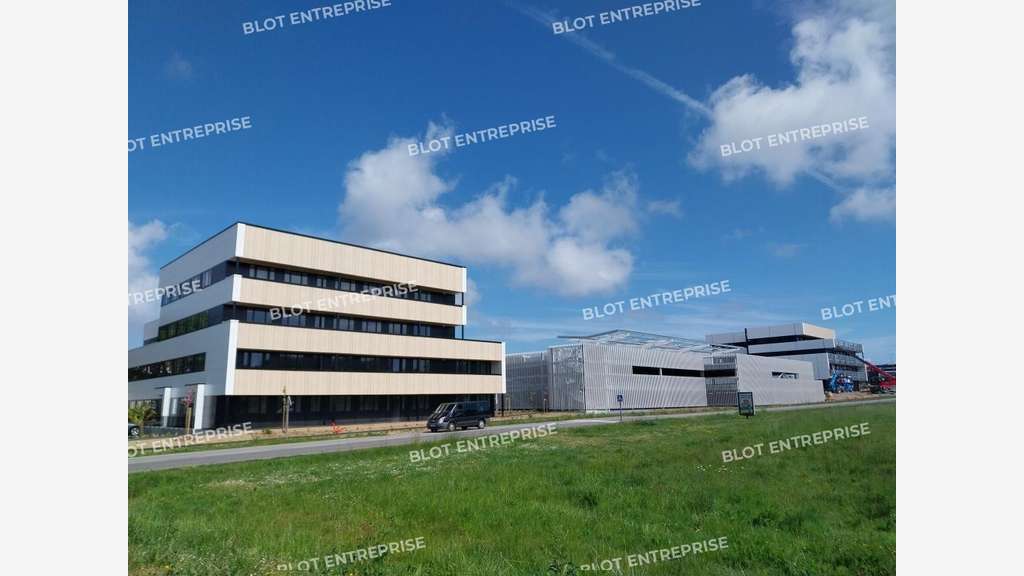 A vendre bureaux 472m² divisible à St Nazaire