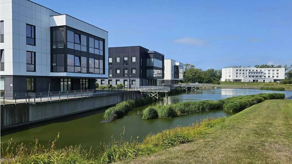 À vendre bureaux 506m² divisibles au Havre Plateau