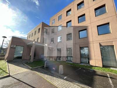 Bureaux 147m² RDC à vendre à Ecully