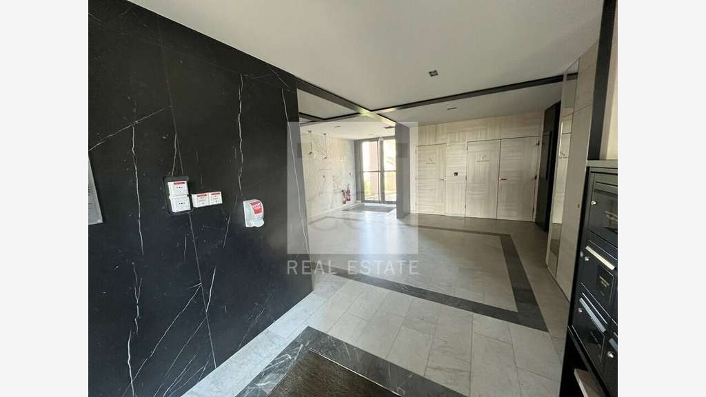 Bureaux 147m² RDC à vendre à Ecully