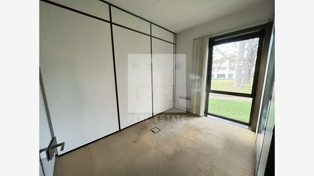 Bureaux 147m² RDC à vendre à Ecully
