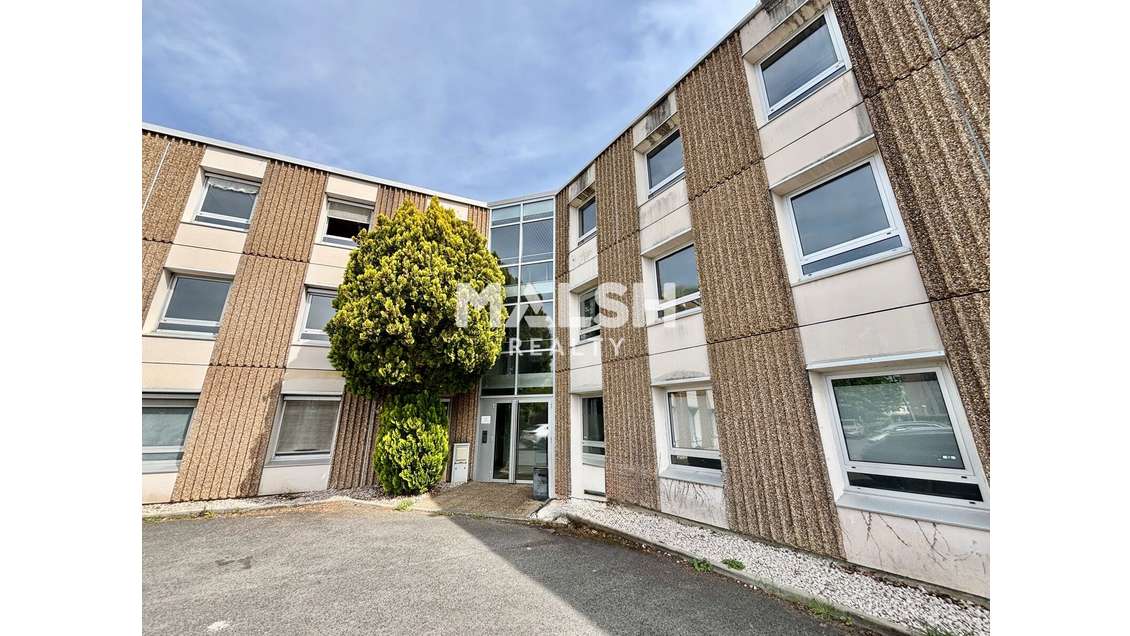 À VENDRE OU À LOUER - 206,55 m² de bureaux + 69,89