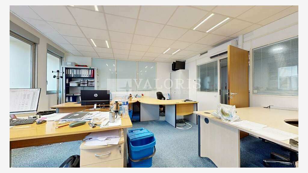 Bureaux à vendre dans parc arboré à Ecully