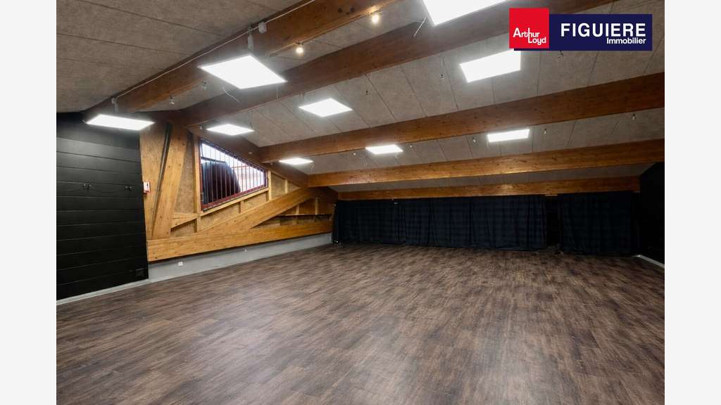 Bâtiment 510m² à vendre ZI des Jalassières