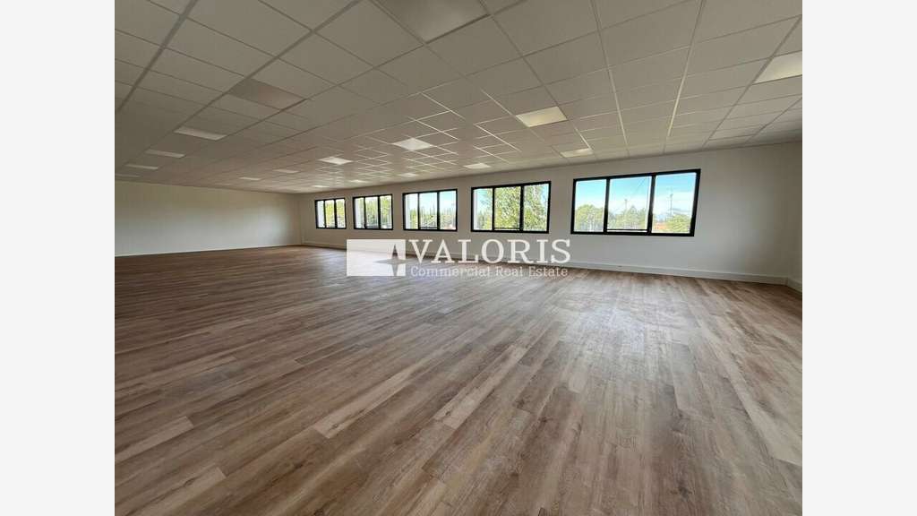 Bureaux 845m² divisibles R+1 à vendre à Éguilles