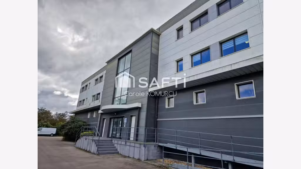 Bureau plateau 184m² PMR avec ascenseur à Achères 