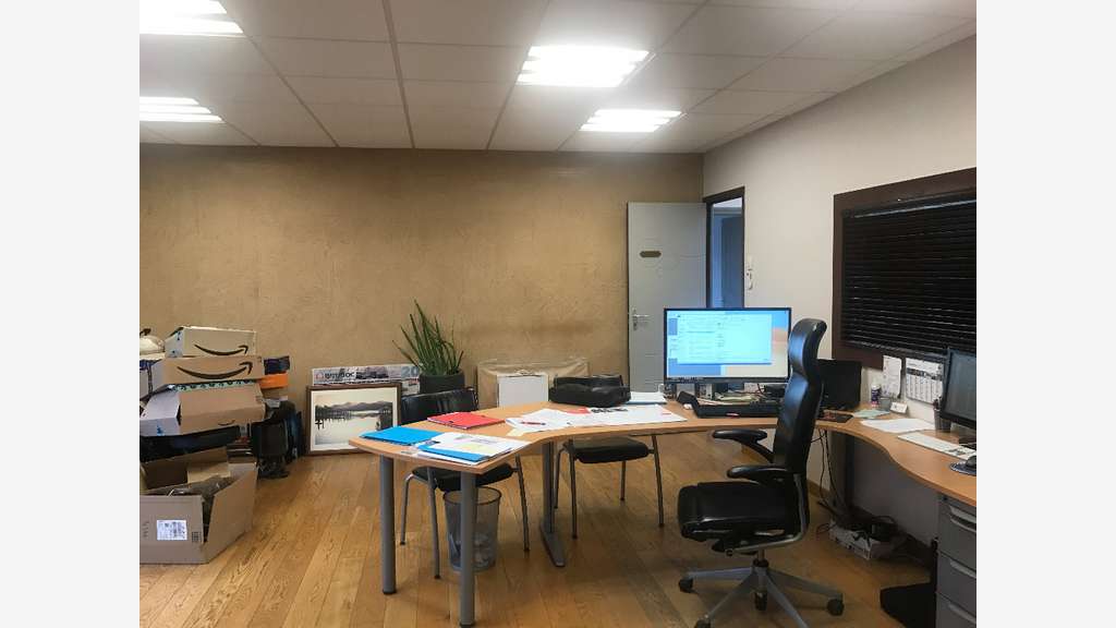 Vente bureaux 178m² accès PMR et garage à Angers
