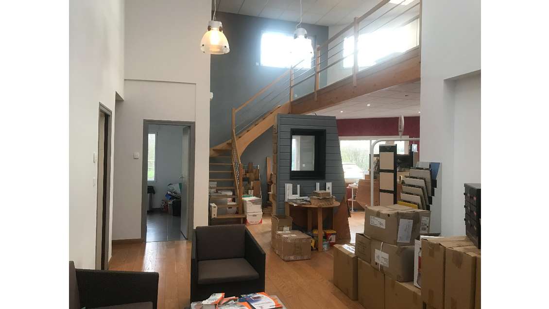 Vente bureaux 178m² accès PMR et garage à Angers