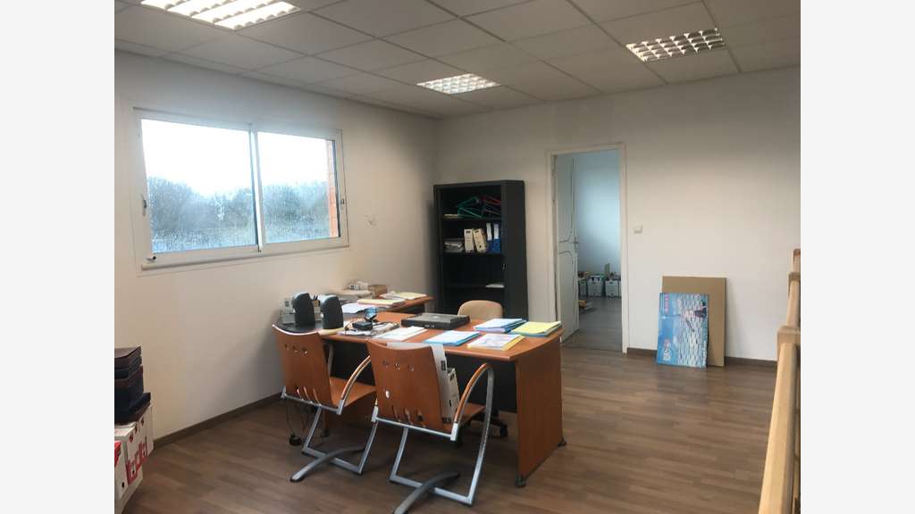 Vente bureaux 178m² accès PMR et garage à Angers